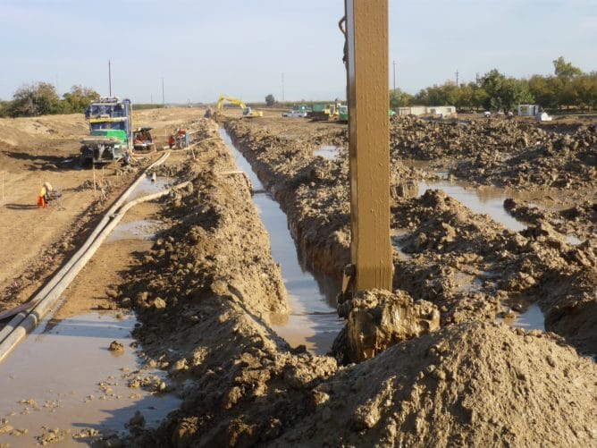 Feather River Setback levee cutoff wall excavation | GEI